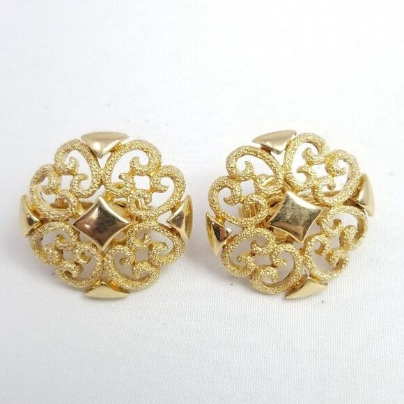 Vintage Avon Gold Tone Scroll Design Clip On Earrings, 80s Style, Signed, Estate - Picture 2 of 7